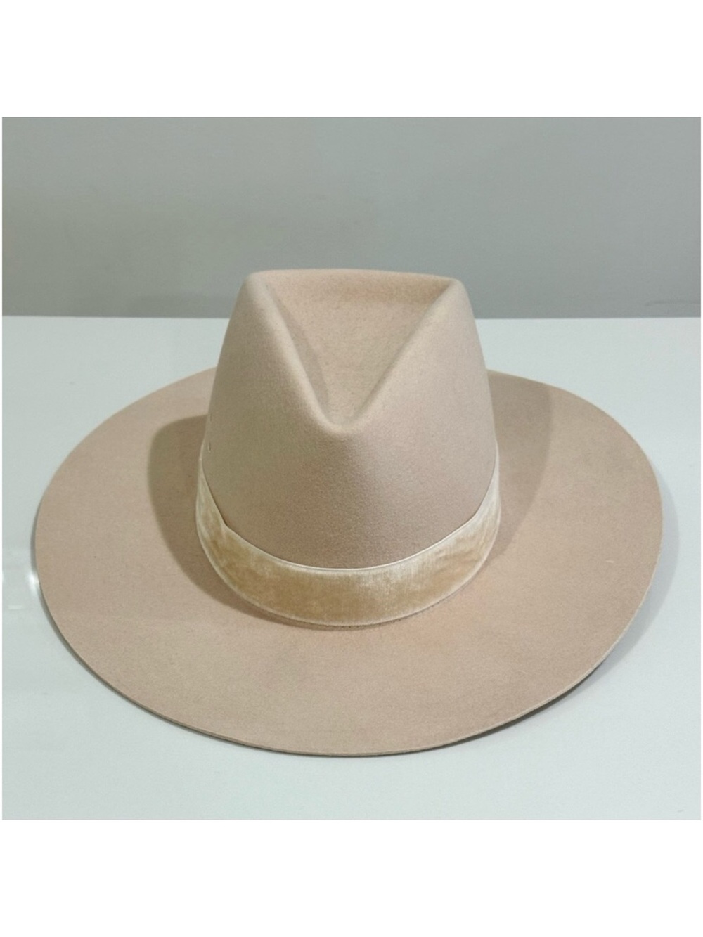 Lack Of Color NWT. Size small. Beige Wide Brim Fedora Hat with Gold Satin Lining